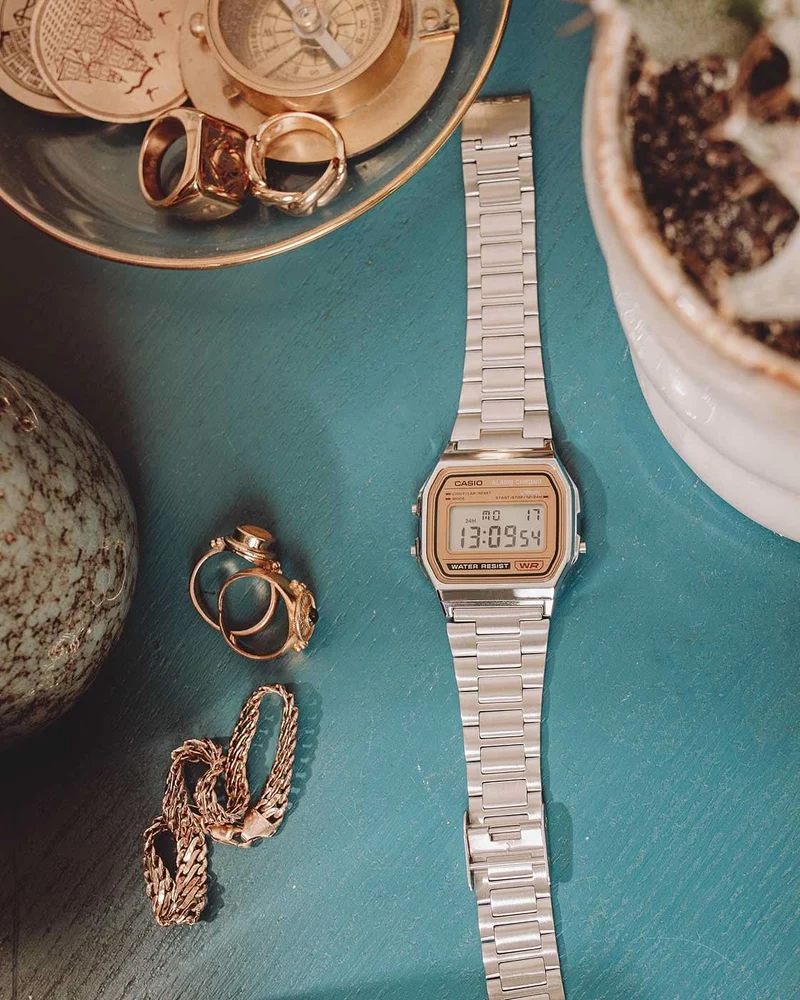 Casio Vintage A158WEA-9EF Uhr • Kultiges Retro-Design • Digitale Stoppfunktion