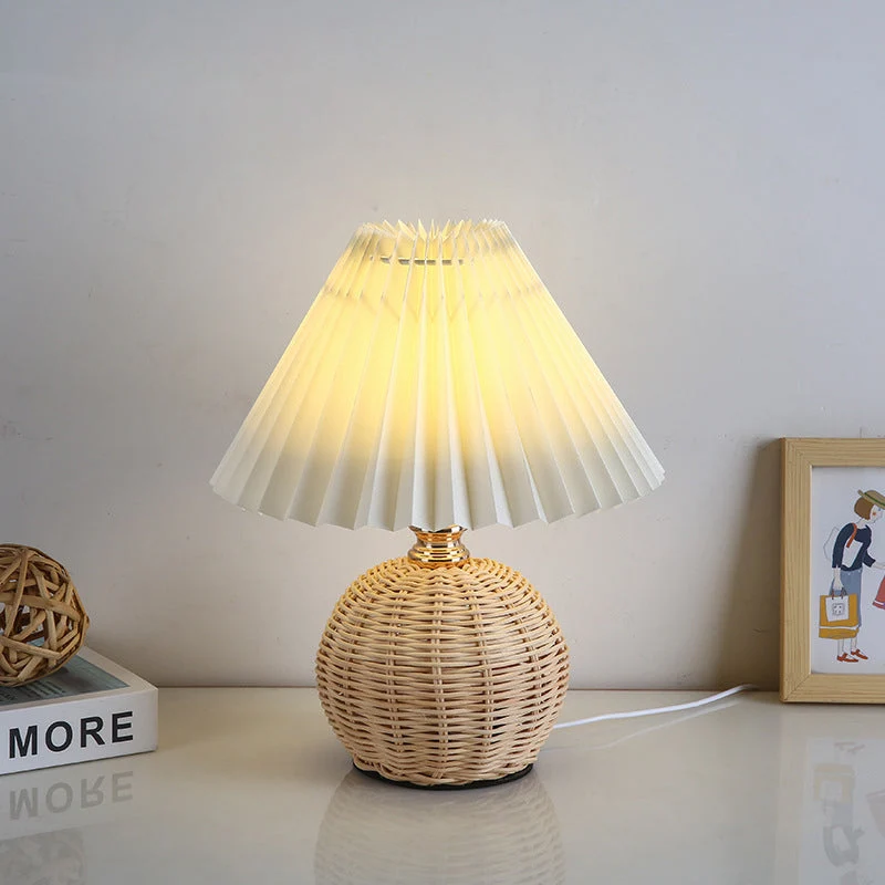 Rotan Tafellamp Geplooide Kap USB 5W Slaapkamer Nachtkastje Scandinavisch Boho Sfeerverlichting Riet Bureau Leeslamp | Sansoti