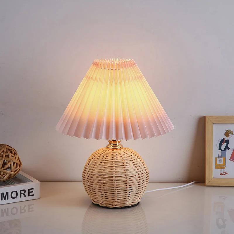Rotan Tafellamp Geplooide Kap USB 5W Slaapkamer Nachtkastje Scandinavisch Boho Sfeerverlichting Riet Bureau Leeslamp | Sansoti
