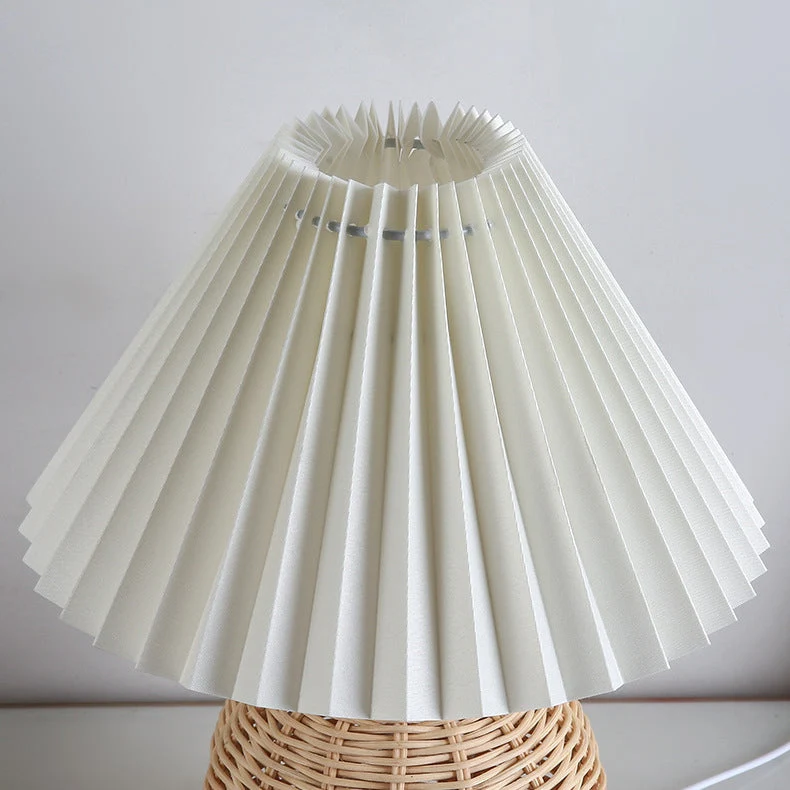 Rotan Tafellamp Geplooide Kap USB 5W Slaapkamer Nachtkastje Scandinavisch Boho Sfeerverlichting Riet Bureau Leeslamp | Sansoti
