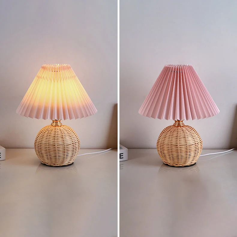 Rotan Tafellamp Geplooide Kap USB 5W Slaapkamer Nachtkastje Scandinavisch Boho Sfeerverlichting Riet Bureau Leeslamp | Sansoti