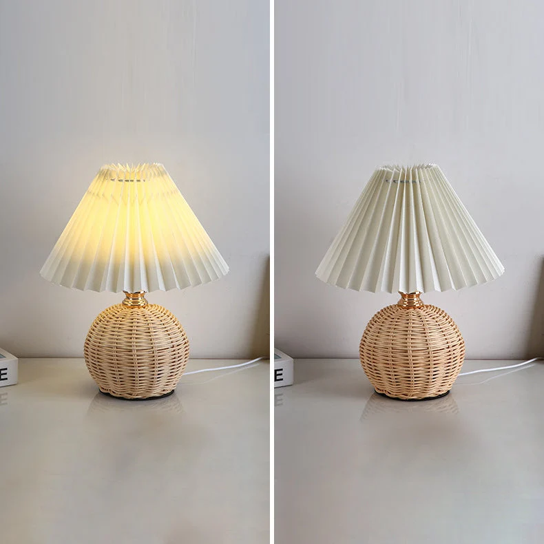 Rotan Tafellamp Geplooide Kap USB 5W Slaapkamer Nachtkastje Scandinavisch Boho Sfeerverlichting Riet Bureau Leeslamp | Sansoti
