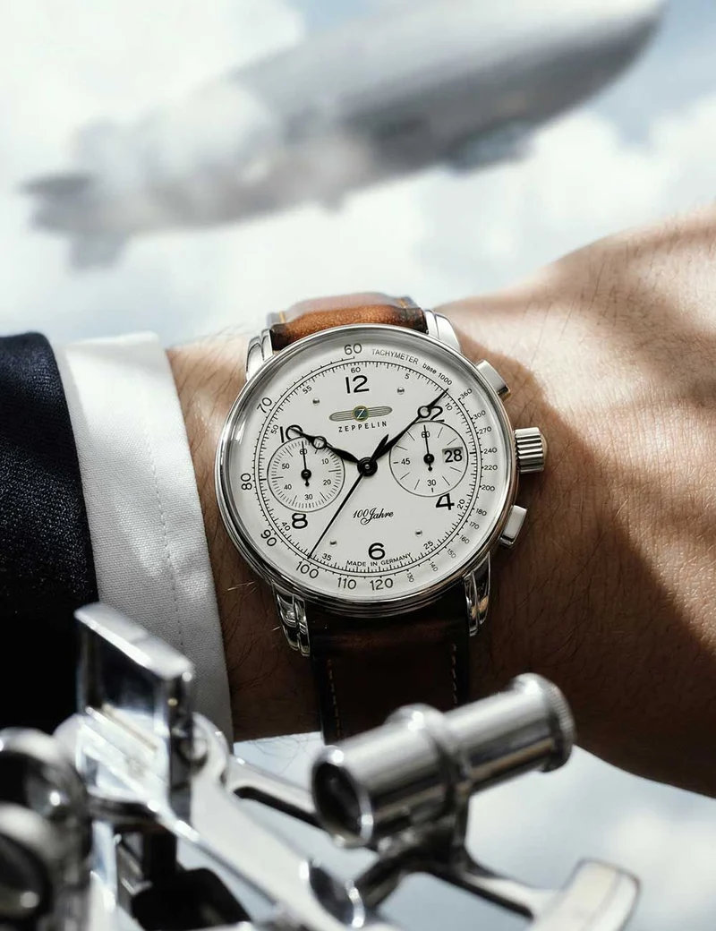 Zeppelin 8676-1 100 Jahre Zeppelin Herren Chronograph Schwarzsilber • Chronographenfunktion • 5 ATM wasserdicht
