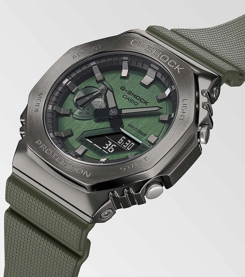 Casio G-Shock GM-2100B-3AER Herrenuhr • Extreme Stoßfestigkeit • Weltzeitfunktion