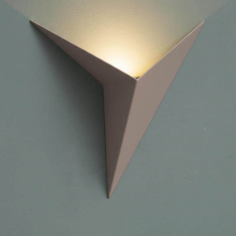 Wandlamp Driehoek LED IJzer Zwart Wit Goud Warm Koud Wit Woonkamer Slaapkamer Minimalistisch Wandlicht Scandinavisch | Sansoti