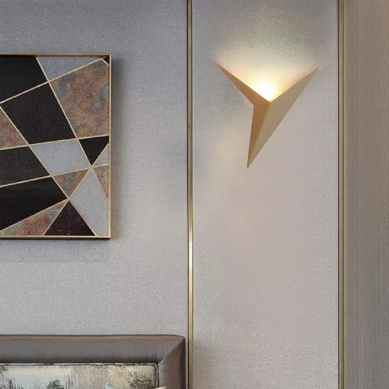 Wandlamp Driehoek LED IJzer Zwart Wit Goud Warm Koud Wit Woonkamer Slaapkamer Minimalistisch Wandlicht Scandinavisch | Sansoti