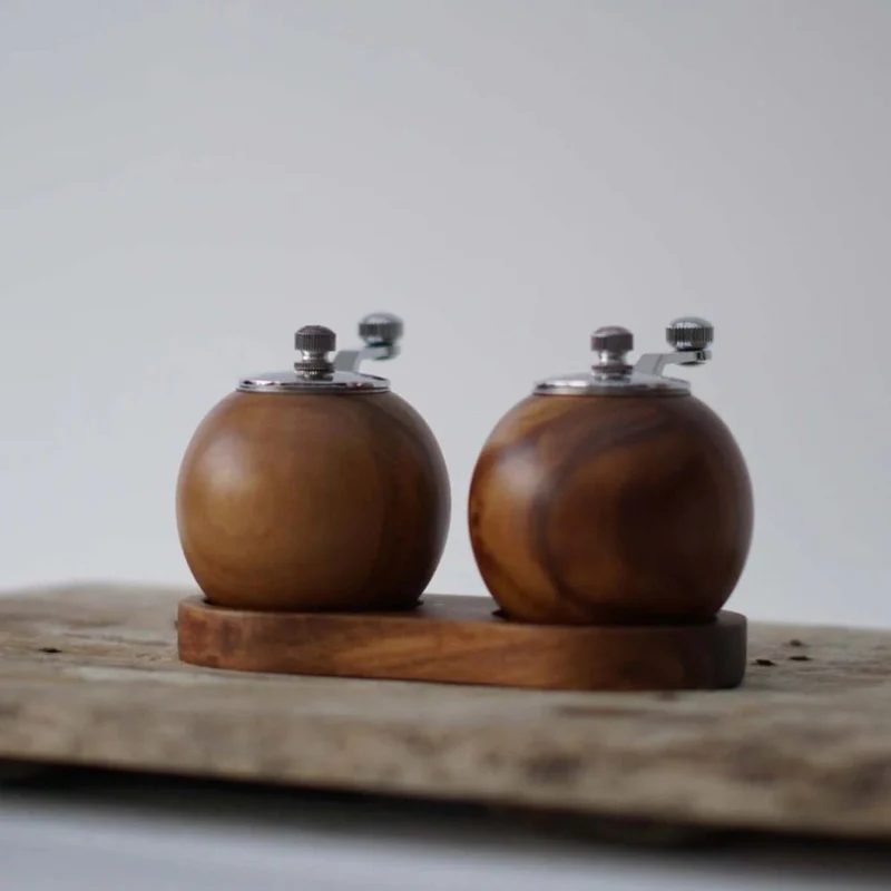 Peper- en Zoutmolen Set Hout met Bol-Maalwerk en Standaard voor Tafel Keuken Eetkamer Scandinavisch Design | Sansoti