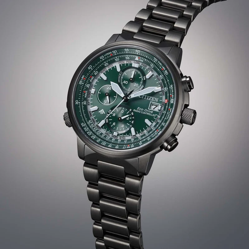 Citizen Promaster Sky AT8304-57W Herrenuhr Schwarz/Grün • Eco-Drive Funk • Saphirglas