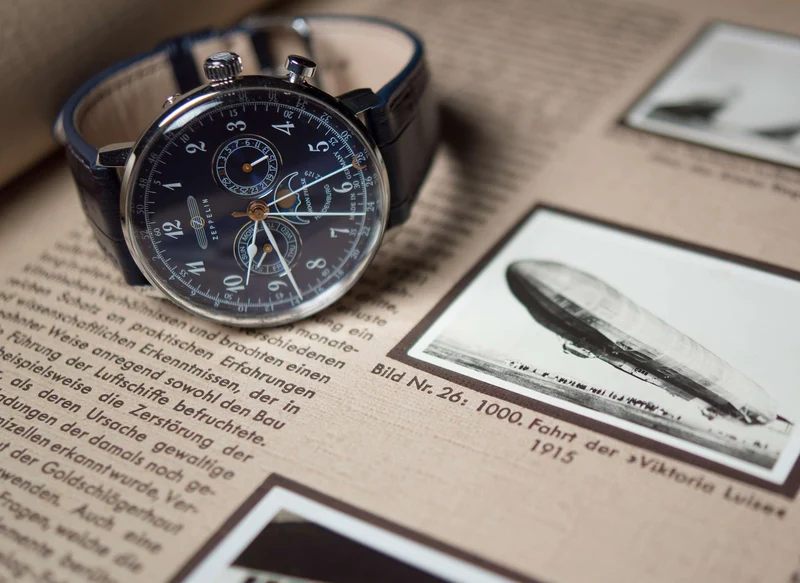 Zeppelin Hindenburg LZ129 7036-3 Herrenuhr Nachtblau • Mondphase • Swiss Quarz Ronda 706.B