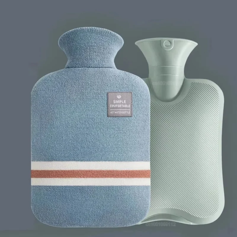Warmwaterkruik XXL 2 Liter met Zachte Gebreide Hoes voor Langdurige Warmte Koude Winteravonden Bed Bank | Sansoti