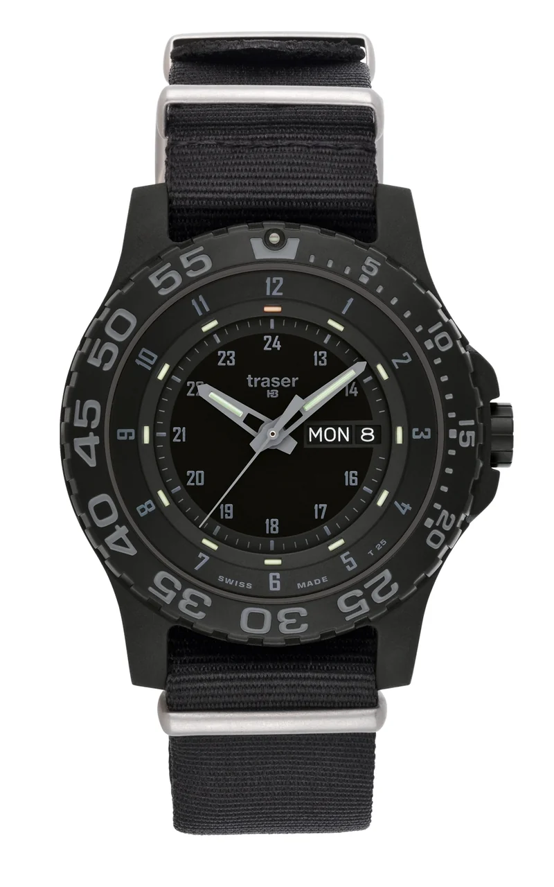 Traser P66 Shade Herren Armbanduhr Schwarz • Saphirglas • Nato-Band