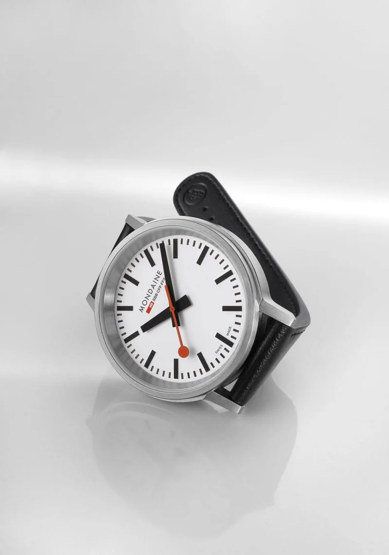 Mondaine stop2go MST.4101B.LBV.2SE Herrenuhr • SBB Design