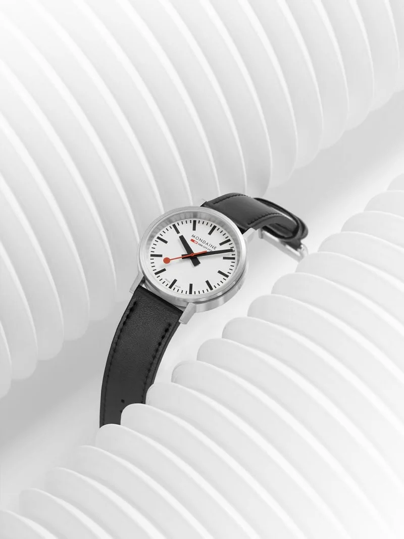 Mondaine stop2go MST.4101B.LBV.2SE Herrenuhr • SBB Design