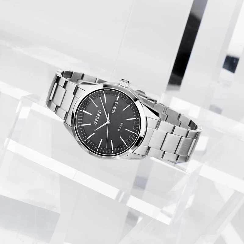 Seiko Conceptual SNE527P1 Herrenuhr • Solar-Antrieb • Saphirglas