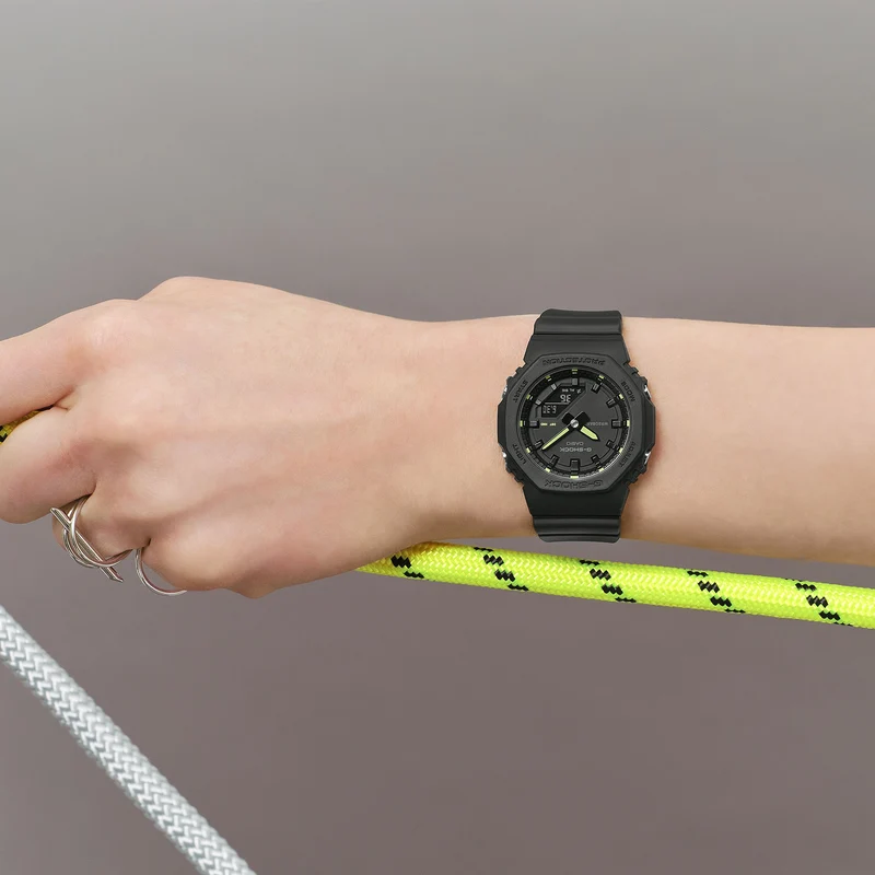 Casio G-Shock GMA-P2100SA-1A2ER Damen • Biobasiertes Harz • Neonfarbene Akzente