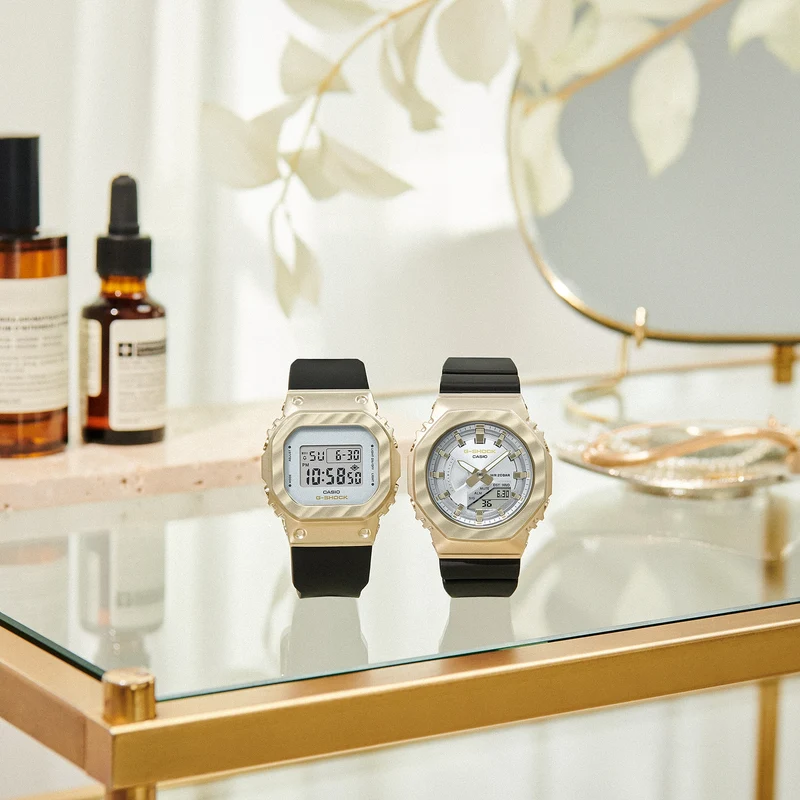 Casio G-Shock GM-S5600BC-1ER Damen • Metalllünette Gelbgold • 20 bar wasserdicht