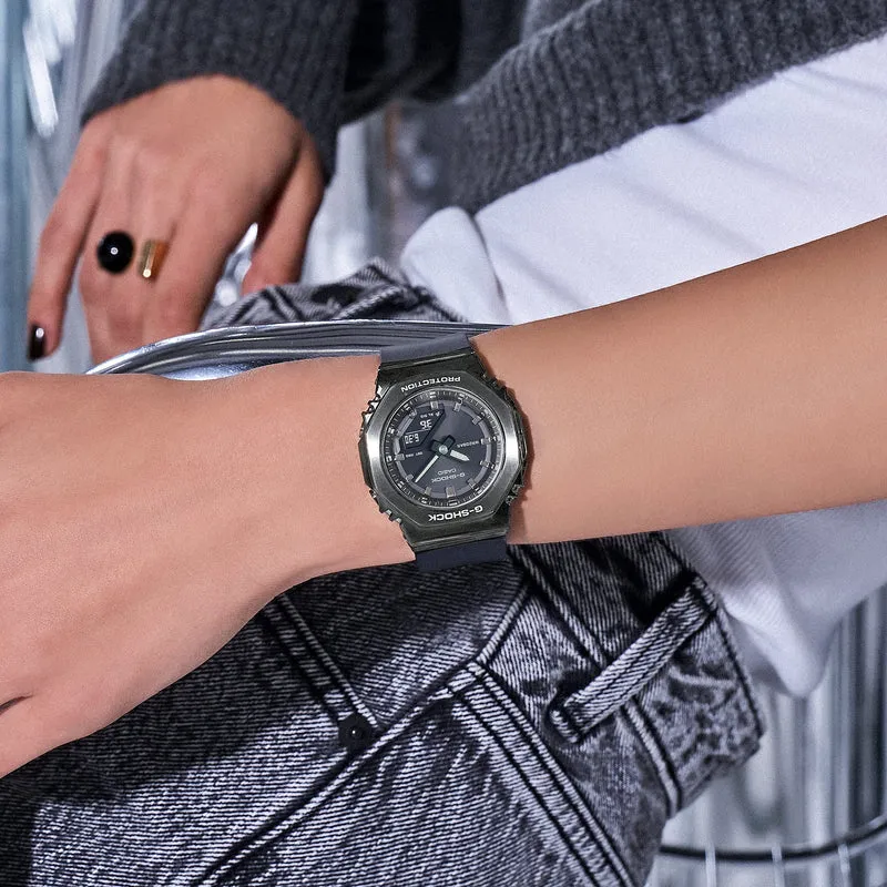 Casio G-Shock GM-S2110B-8AER Damen • Mineral­glas • 200-m-Wasserdichtigkeit