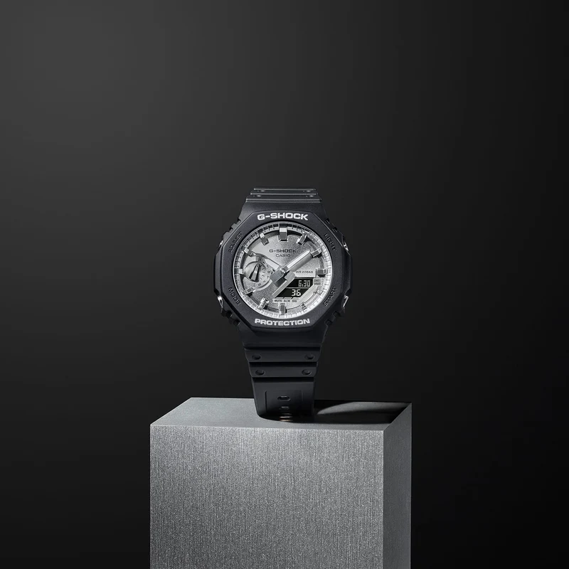 Casio GA-2100SB-1AER G-Shock Classic Herrenuhr Silber • Carbon Core Guard • 20 BAR wasserdicht