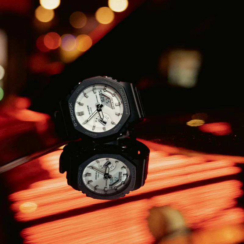 Casio G-SHOCK GA-2100WD-1AER Herrenuhr • Monochromatisches Design • Carbon Core Guard