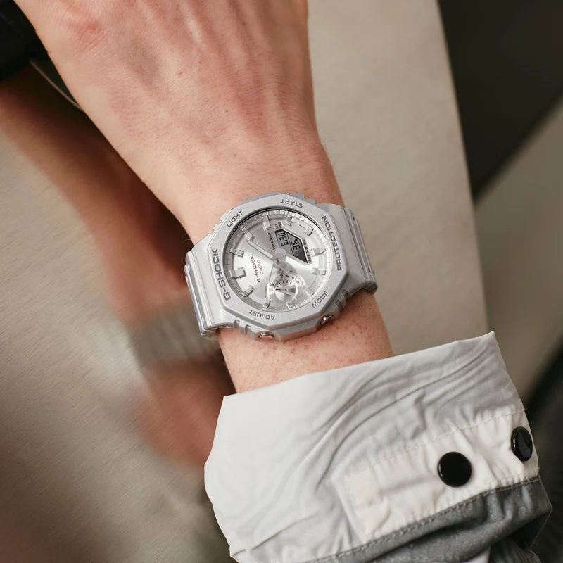 Casio GA-2100FF-8AER G-Shock Classic Herrenuhr Silbermetallic • Carbon Core Guard • Stoßfest & 20 bar