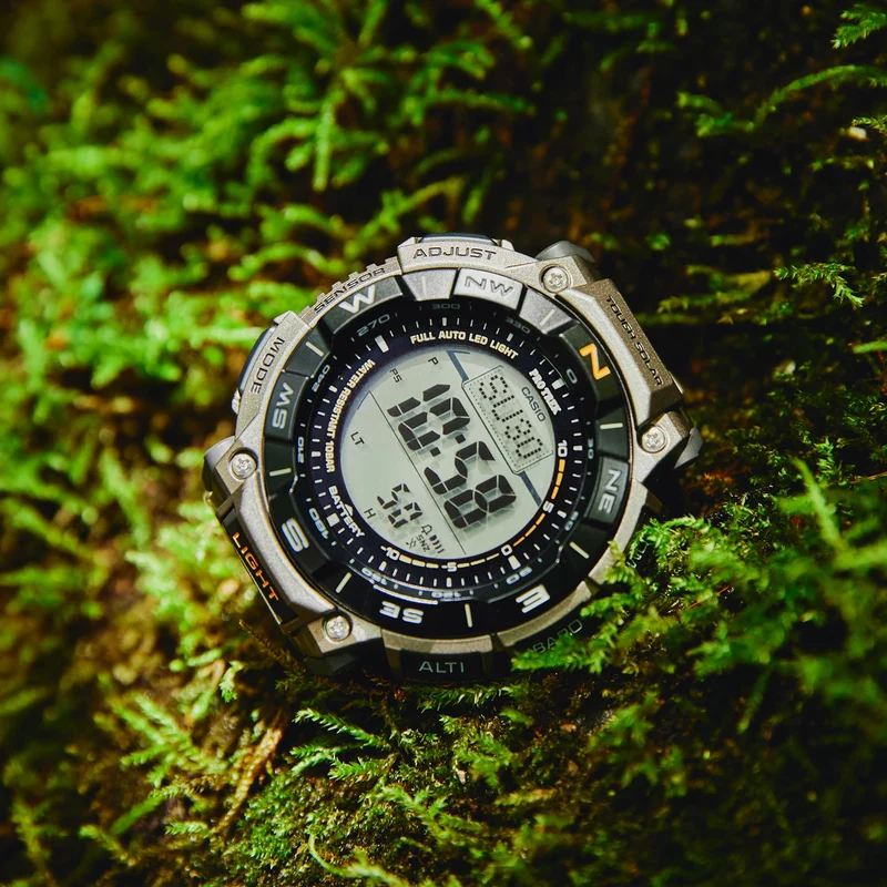 Casio PRG-340T-7ER Pro Trek Herrenuhr Weiß • Tough Solar • Digitaler Kompass