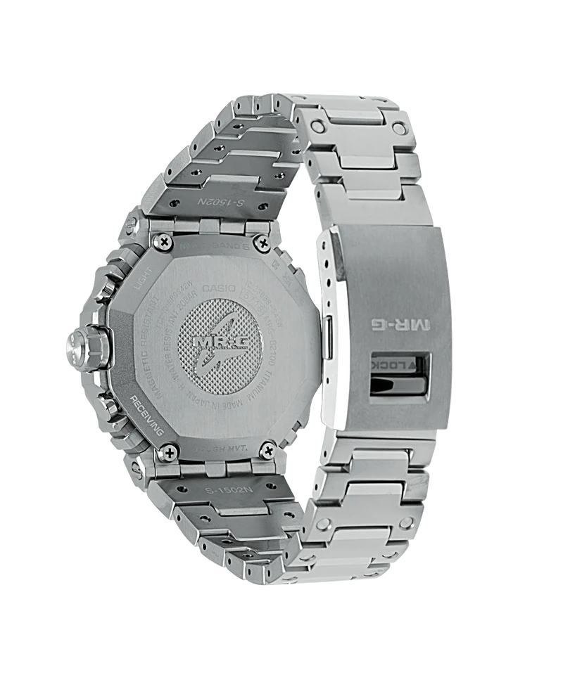 Casio MR-G MRG-B2100D-1ADR Herrenuhr • Tough Solar mit Bluetooth • Titan-Gehäuse aus Japan