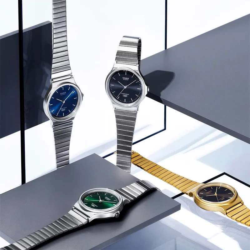 Casio MQ-24D-2AEF Unisex Armbanduhr Dunkelblau • Edelstahlarmband • Sonnenschliff-Zifferblatt