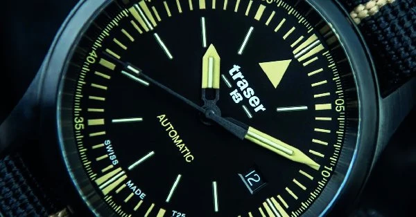 Traser H3 P59 Aurora GMT 107231 Herrenuhr Anthrazit • Trigalight & Super-LumiNova • Saphirglas