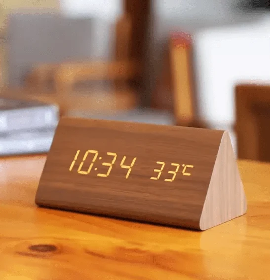 LED Houten Wekker met Spraakactivatie & Minimalistisch Design – Sansoti