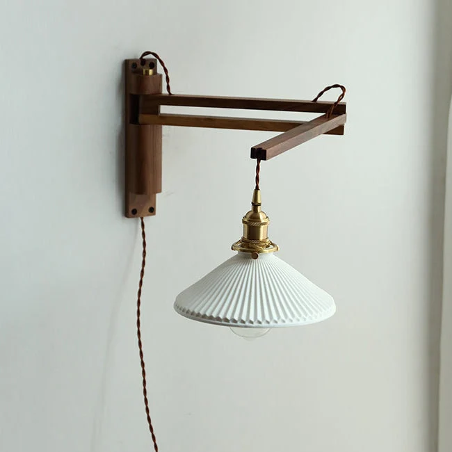 Verstelbare Houten Wandlamp met Keramieke Kap – Landelijke Stijl met Knopschakelaar | Sansoti