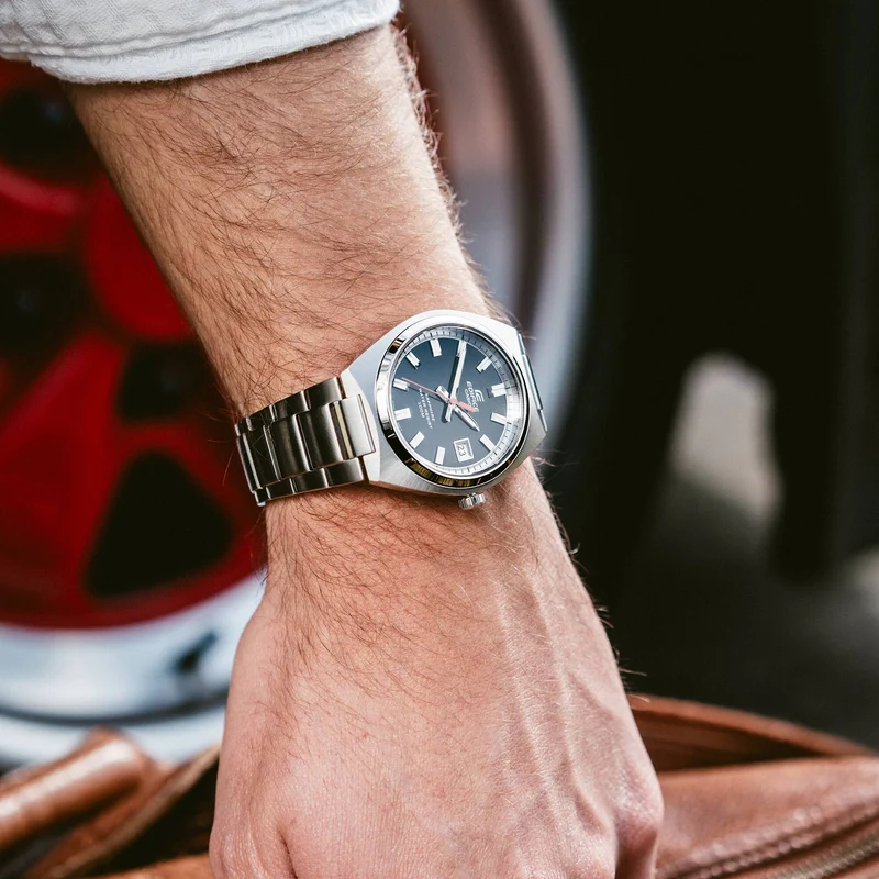 Casio Edifice EFB-109D-1AVEF Herrenuhr • Saphirglas • 10 bar Wasserdichtigkeit