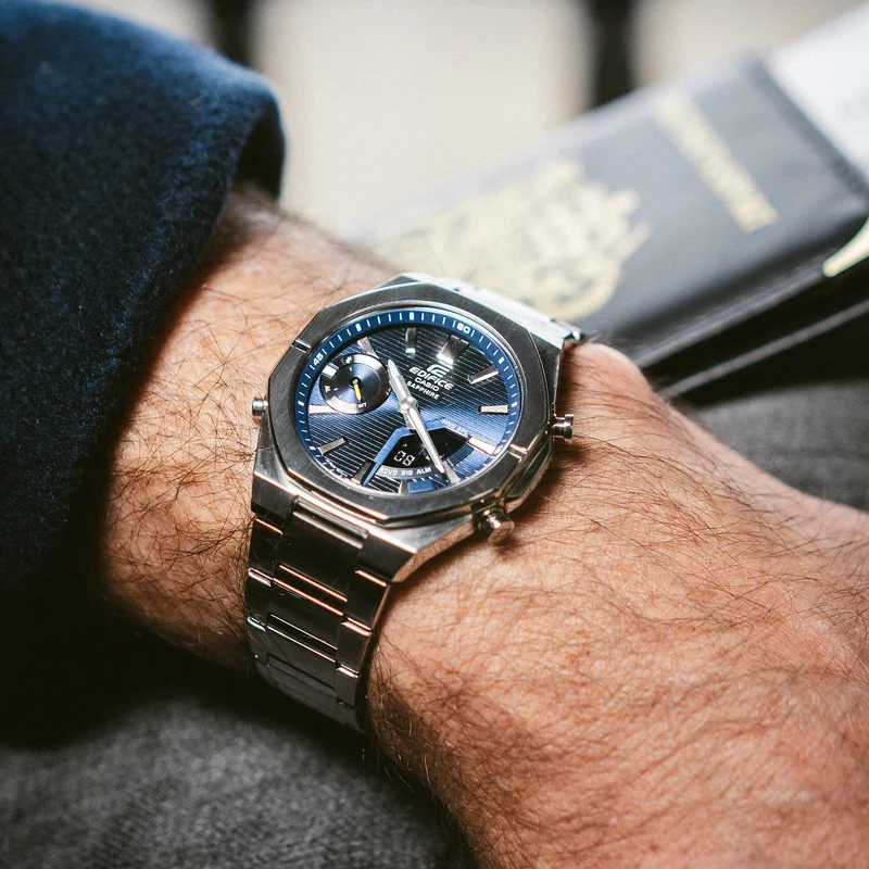 Casio ECB-S10D-2AEF Edifice Herrenuhr Blau • Bluetooth Smartphone-Link • Saphirglas