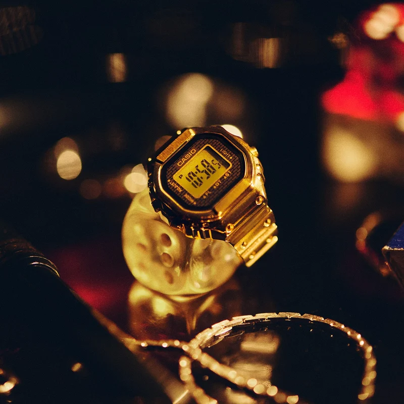 Casio CRW-001G-9ER Ringuhr Digital Goldfarben • Goldionenbeschichtung • Dual-Zeit & Stoppuhr