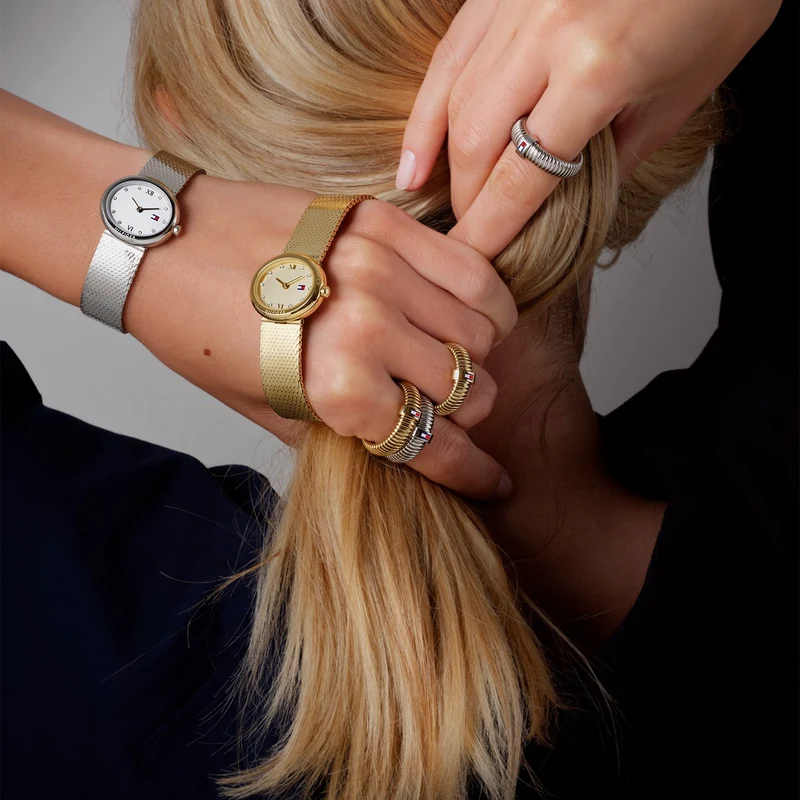 Tommy Hilfiger MOIRA 1782847 Damen Armbanduhr Gold • Ovales Gehäuse mit Open-Heart-Design • Mineralglas