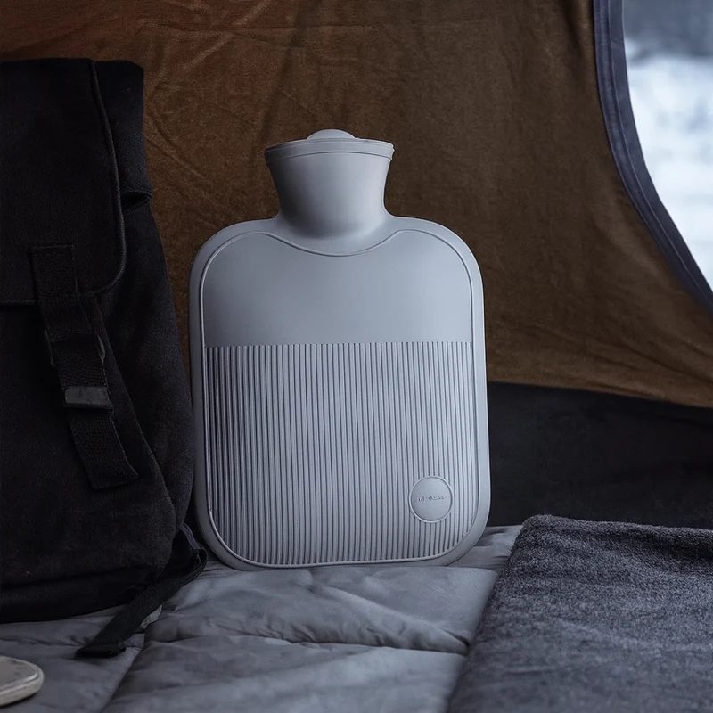 Warmwaterkruik 2000ml Lekvrij met Zachte Fleece Hoes voor Koude Voeten Handen en Rug Winterwarmte Comfort | Sansoti