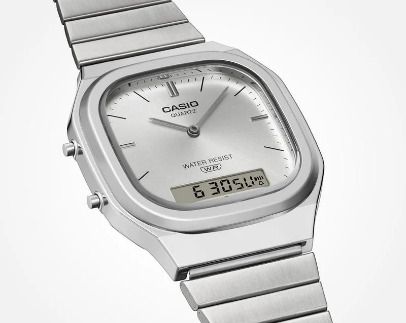Casio Vintage AQ-240E-7AEF Armbanduhr Silber • Analog-Digital • Retro-modernes Design