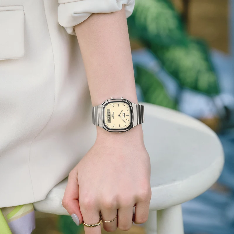 Casio AQ-240E-7A2EF Edgy Collection Armbanduhr Crème • Analog-Digital • Retro-Moderne Ästhetik