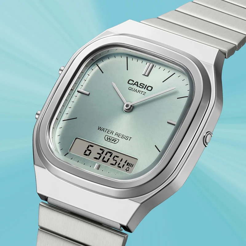 Casio Vintage AQ-240E-2AEF Armbanduhr Hellblau • Analog-Digital • Retro-modern