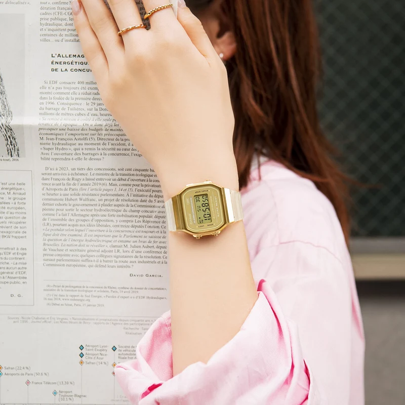 Casio Vintage A168XESG-9AEF Unisex Armbanduhr Gold • Digitales Quarzwerk • EL-Hintergrundbeleuchtung
