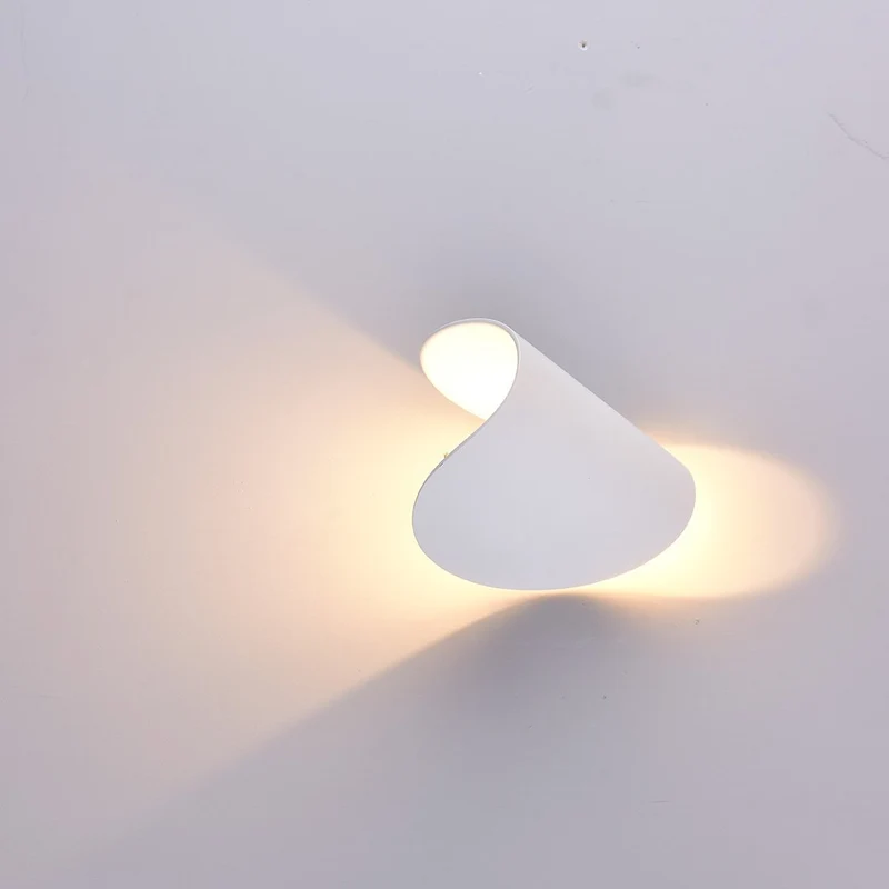 Draaibare LED Wandlamp Metaal 360° Verstelbaar Zwart Wit Binnen Buiten IP65 Waterdicht Scandinavisch Modern | Sansoti