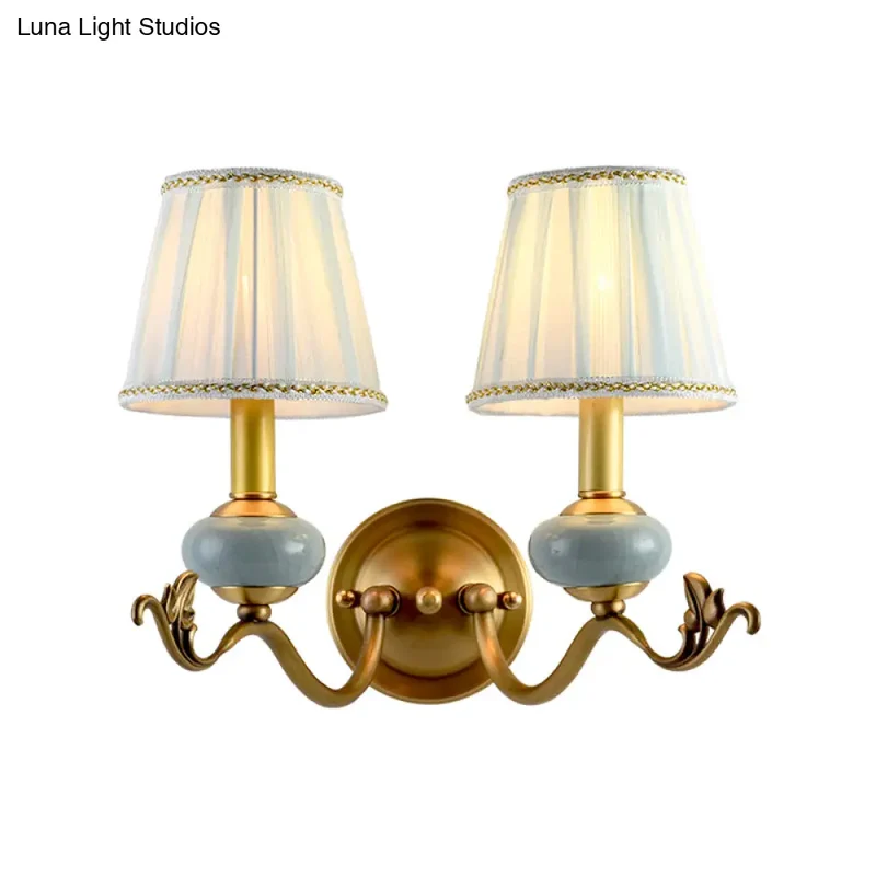 Klassieke Wandlamp Messing met Gebogen Arm en Stoffen Kap voor Woonkamer Slaapkamer Hal Wandverlichting | Sansoti