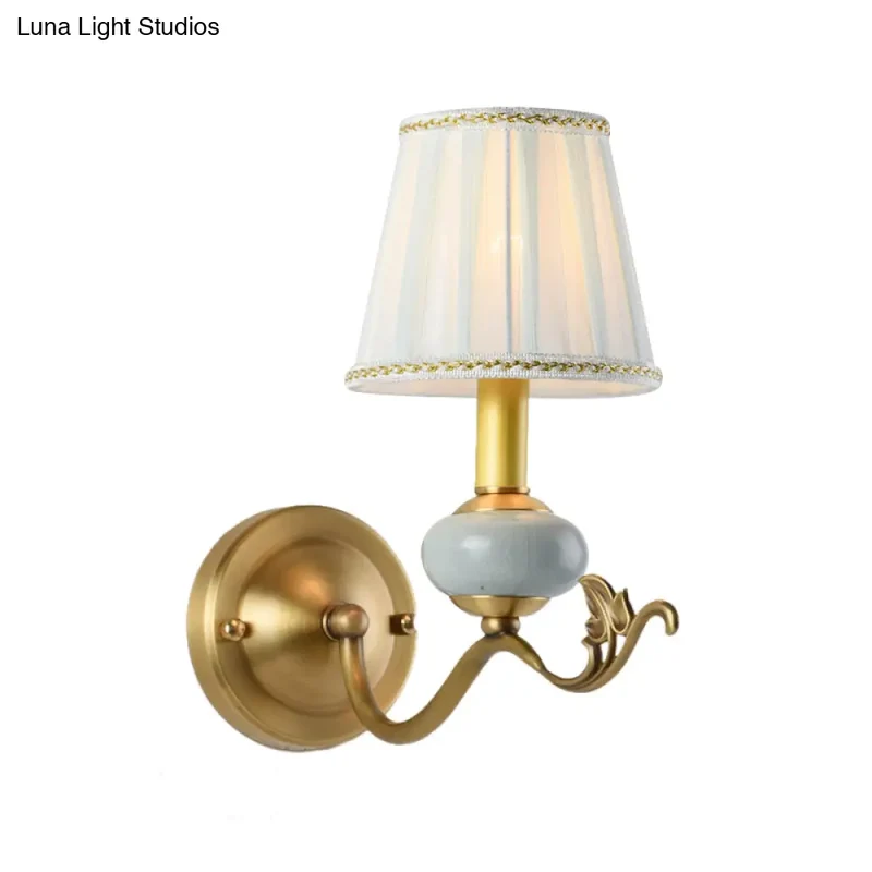 Klassieke Wandlamp Messing met Gebogen Arm en Stoffen Kap voor Woonkamer Slaapkamer Hal Wandverlichting | Sansoti