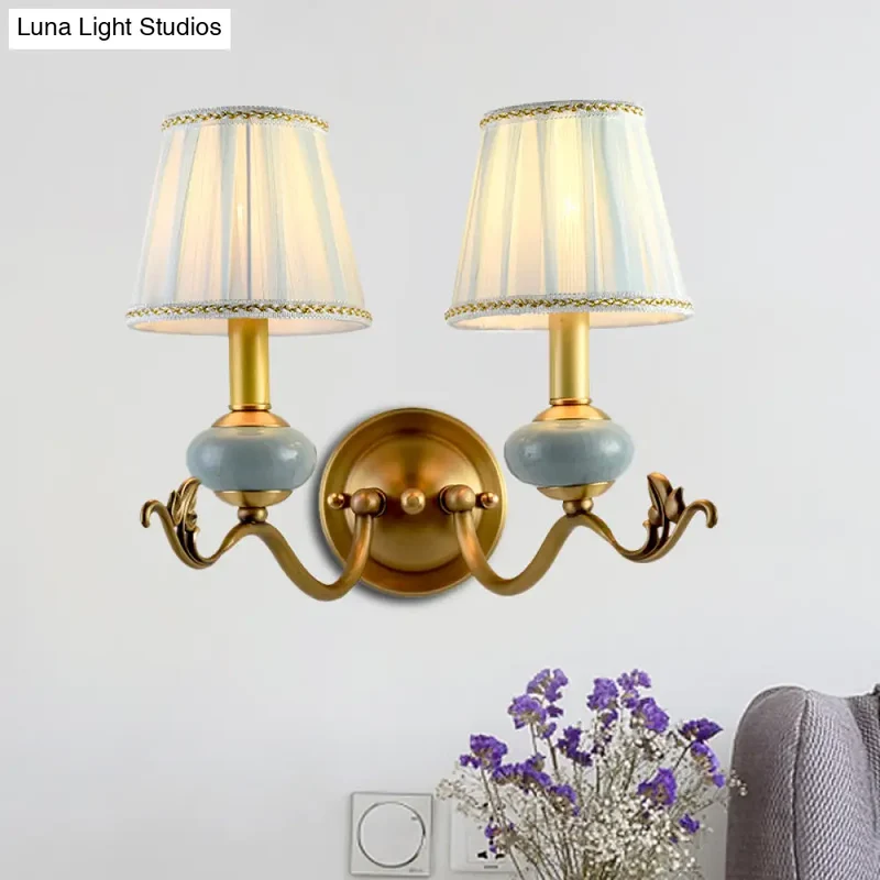 Klassieke Wandlamp Messing met Gebogen Arm en Stoffen Kap voor Woonkamer Slaapkamer Hal Wandverlichting | Sansoti