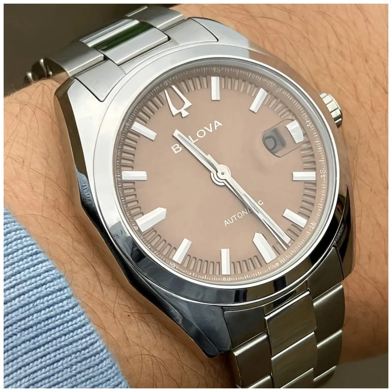 Bulova Surveyor 96B470 Herrenuhr Automatik Beige • Saphirglas • Transparenter Gehäuseboden