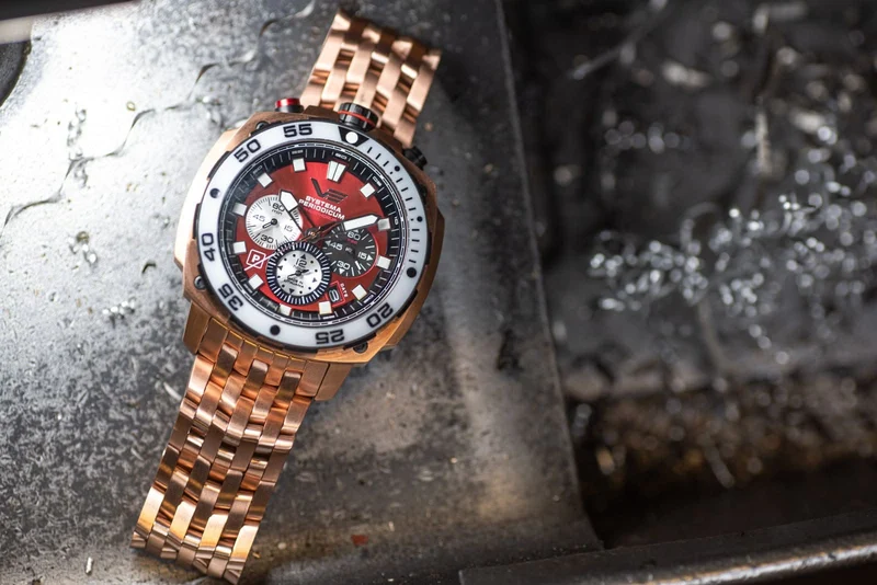 Vostok Europe Systema Periodicum VK67-650E724B Herrenuhr • Bullhead-Design • 20 ATM