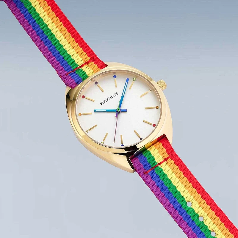 Bering 127220-36-334 Damenuhr • Kratzfestes Saphirglas • Feines Milanaise-Armband