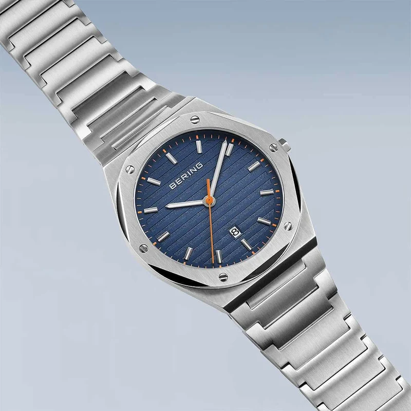 Bering Classic 19742-707 Herrenuhr • Saphirglas • Design