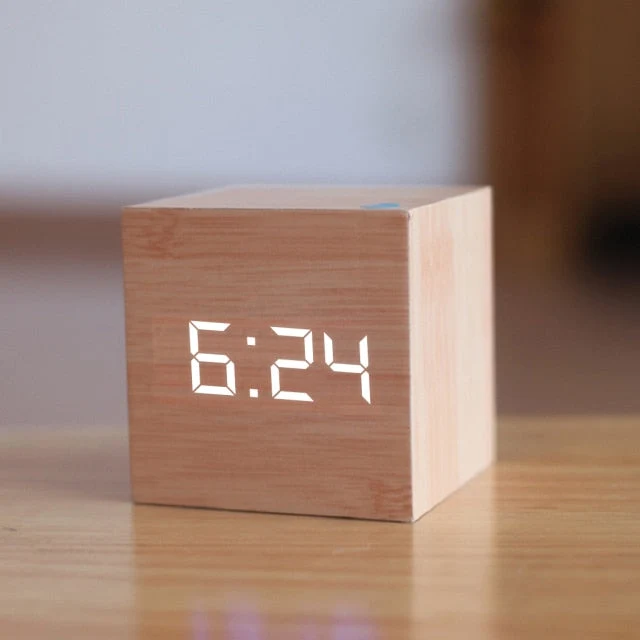 Digitale LED Wekker – Minimalistisch Vierkant Klokje met Nachtmodus | Sansoti