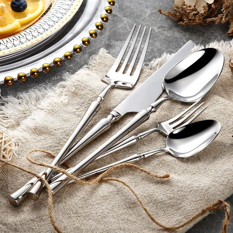 Bestekset van roestvrij staal 18/8 met elegante afwerking voor dagelijks en feestelijk gebruik | Sansoti