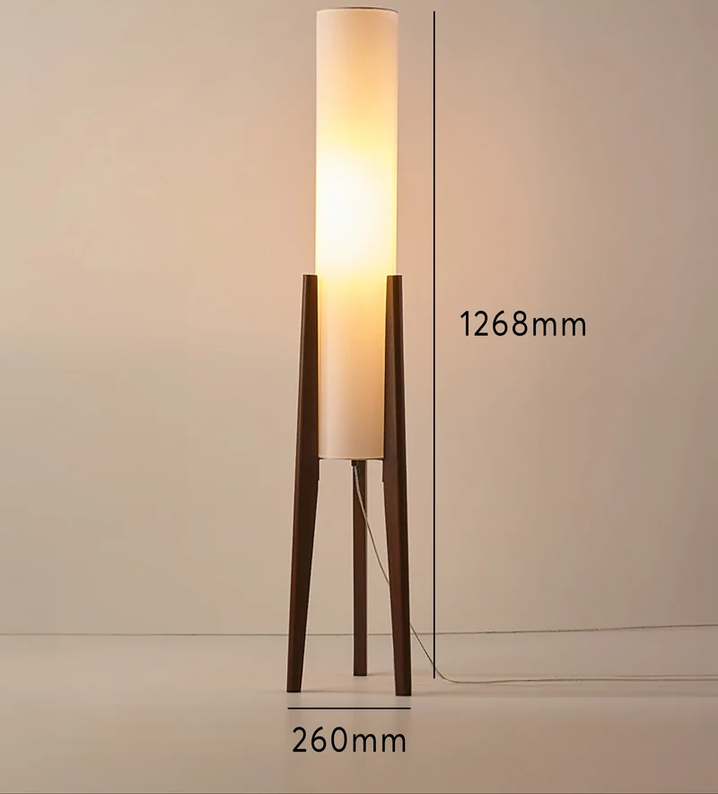 Scandinavische vloerlamp van walnoothout met stoffen kap en warm licht voor stijlvolle interieurs | Sansoti